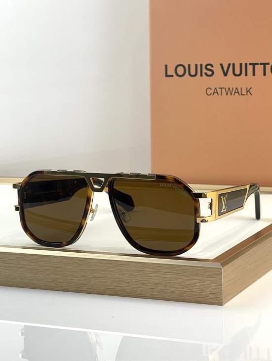 Picture of Louis Vuitton Sunglasses _SKUfw76513107fw